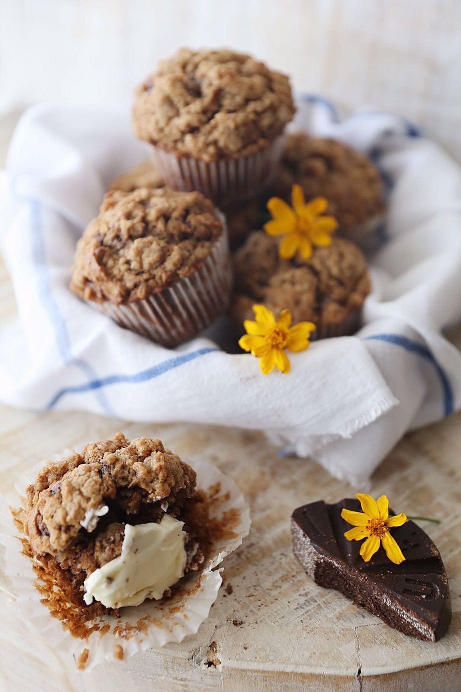 Mexican Chocolate Banana Muffins with Cinnamon Crumble